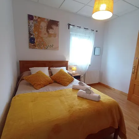 Сasa de vacaciones Casa Entre Mar Y Montaña Centro De Cantabria, Terraza, Ajardinada, Amplia Y Luminosa, Hasta 10 Personas Puente San Miguel