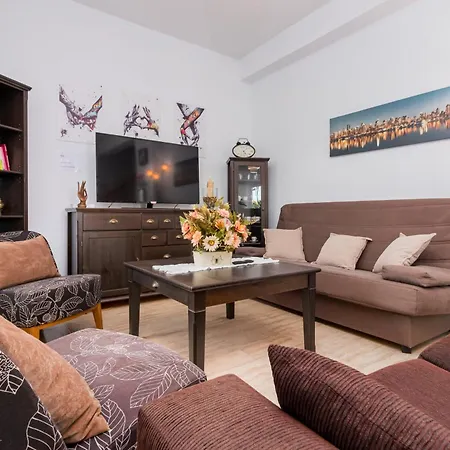 Casa Entre Mar Y Montaña Centro De Cantabria, Terraza, Ajardinada, Amplia Y Luminosa, Hasta 10 Personas Сasa de vacaciones Puente San Miguel