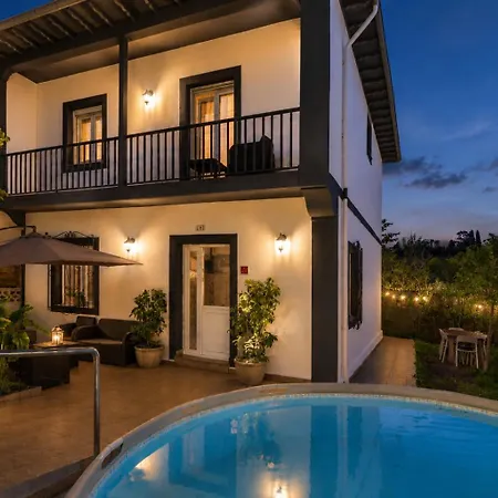 Сasa de vacaciones Casa Entre Mar Y Montaña Centro De Cantabria, Terraza, Ajardinada, Amplia Y Luminosa, Hasta 10 Personas *