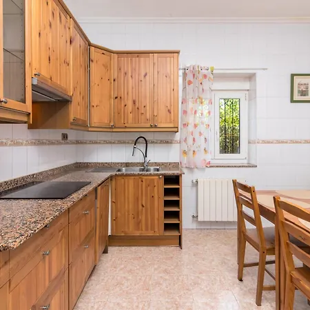 Сasa de vacaciones Casa Entre Mar Y Montaña Centro De Cantabria, Terraza, Ajardinada, Amplia Y Luminosa, Hasta 10 Personas Puente San Miguel