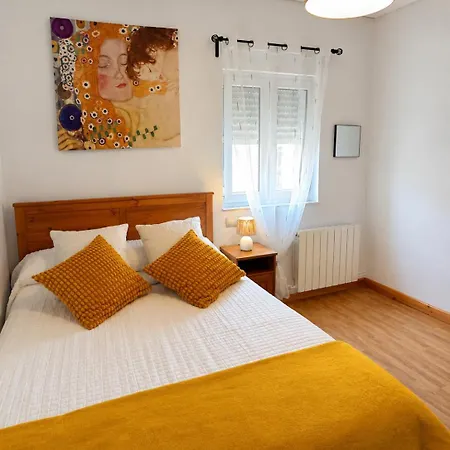 Casa Entre Mar Y Montaña Centro De Cantabria, Terraza, Ajardinada, Amplia Y Luminosa, Hasta 10 Personas Сasa de vacaciones *