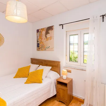 Сasa de vacaciones Casa Entre Mar Y Montaña Centro De Cantabria, Terraza, Ajardinada, Amplia Y Luminosa, Hasta 10 Personas *