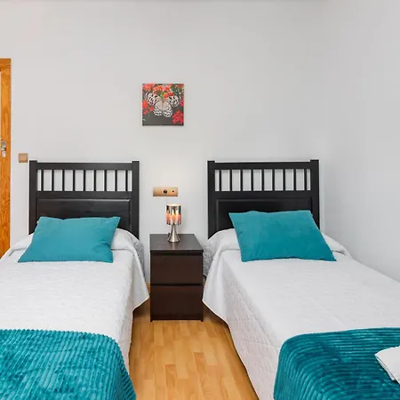 Сasa de vacaciones Casa Entre Mar Y Montaña Centro De Cantabria, Terraza, Ajardinada, Amplia Y Luminosa, Hasta 10 Personas Puente San Miguel