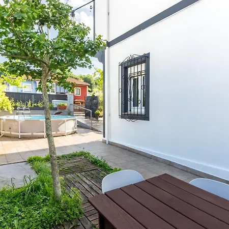 Сasa de vacaciones Casa Entre Mar Y Montaña Centro De Cantabria, Terraza, Ajardinada, Amplia Y Luminosa, Hasta 10 Personas Puente San Miguel