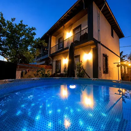 Casa Entre Mar Y Montaña Centro De Cantabria, Terraza, Ajardinada, Amplia Y Luminosa, Hasta 10 Personas Сasa de vacaciones *