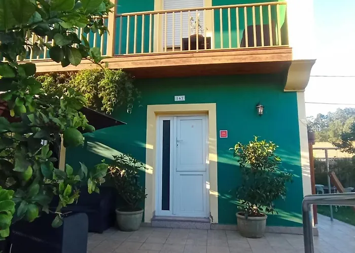 Сasa de vacaciones Casa Entre Mar Y Montaña Centro De Cantabria, Terraza, Ajardinada, Amplia Y Luminosa, Hasta 10 Personas Puente San Miguel