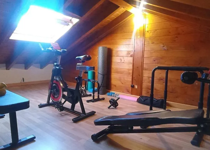 Casa Entre Mar Y Montaña Centro De Cantabria, Terraza, Ajardinada, Amplia Y Luminosa, Hasta 10 Personas *